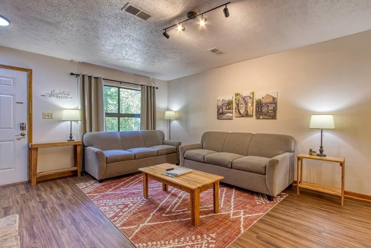Pinecrest Townhomes-1King-2Queen Unit-Renovated Pigeon Forge Ngoại thất bức ảnh